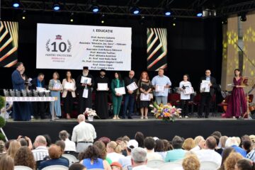 Laureații Galei „10 pentru Fălticeni”, Educație
