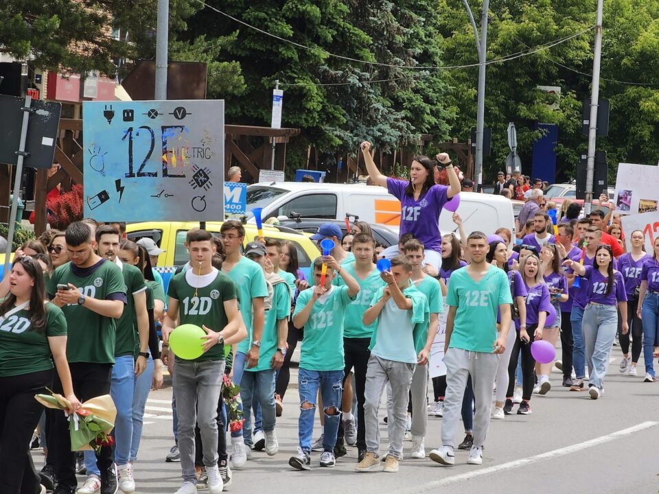 Marsul absolventilor de la Colegiul Gura Humorului, foto George Boicu Budu (2)