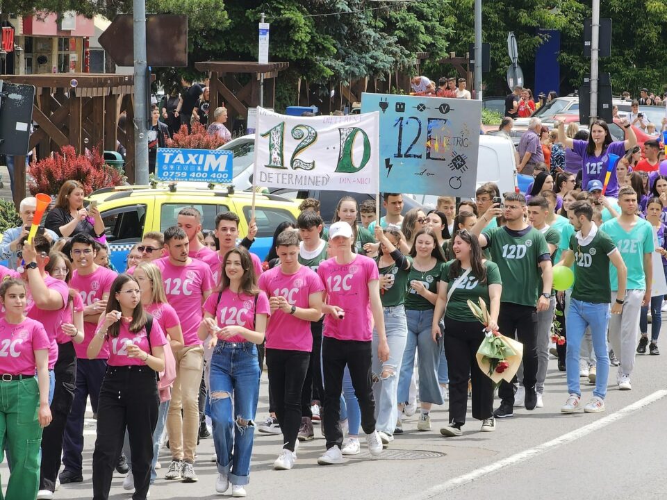 Marsul absolventilor de la Colegiul Gura Humorului, foto George Boicu Budu (2)