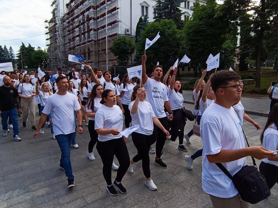 Emoții și bucurie în timpul marșului desfășurat pe străzile orașului