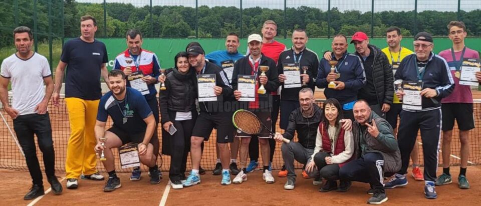 Cupa Miraj Star a reprezentat o nou prilej de intalnire pe terenul de tenis, intre prieteni