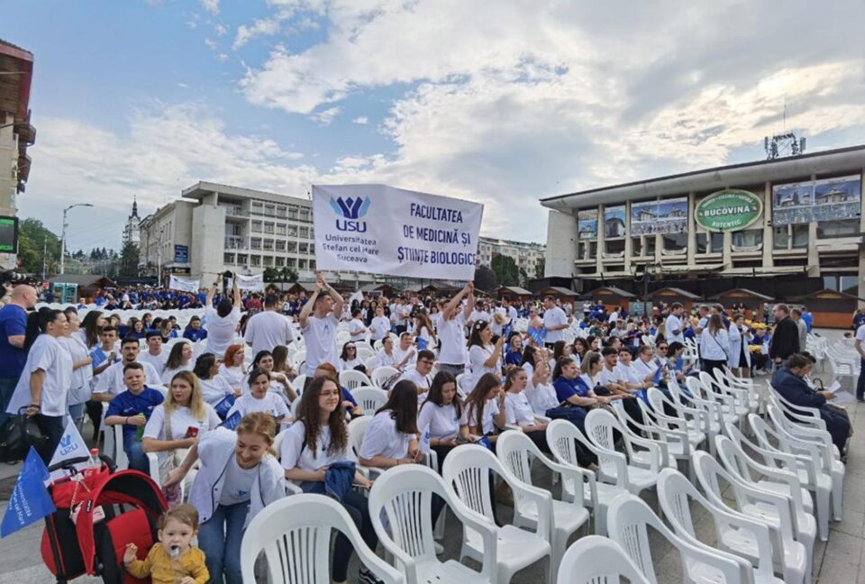 Peste 1.000 de studenți adunați la Festivitatea de Absolvire a Promoției 2023 a USV