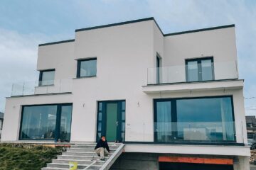 Eleganță și siguranță: Descoperă Balustradele din Sticlă pentru un Design unic