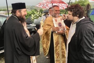 A fost sfințit locul pentru noua biserică care se va ridica la Fălticeni