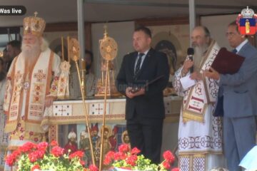 IPS Calinic împreună cu primarul orașului Betleem, Hanna Hanania, și primarul orașului cipriot Karavas, Nicos Hadjistephanou