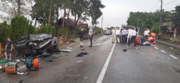 Accident cu 11 victime, între o autoutilitară și două autoturisme, pe E85