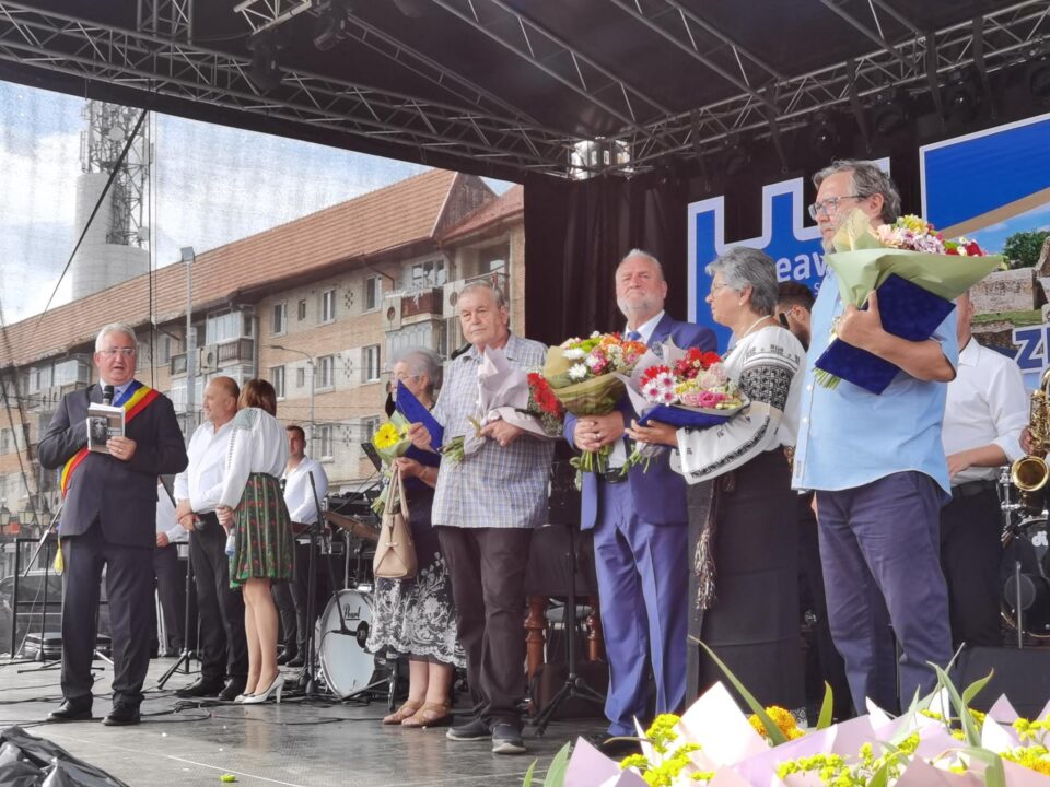 „Cetățenii de onoare” desemnați recent, prin decizii de Consiliu Local, invitați pe scena Zilelor Sucevei 1