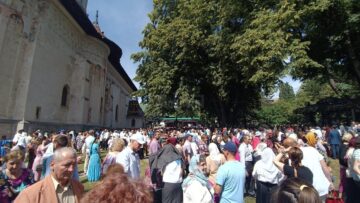Mii de oameni, la marea sărbătoare a Sfântului Ioan cel Nou de la Suceava