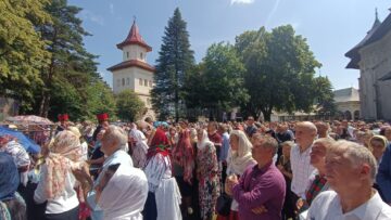 Mii de oameni, la marea sărbătoare a Sfântului Ioan cel Nou de la Suceava
