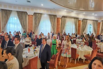 Zeci de personalități din numeroase domenii de activitate, premiate la „Seara Valorilor Sucevene”