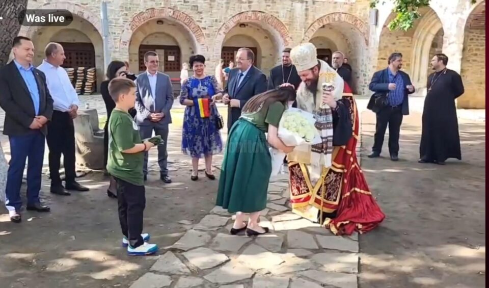 Flori pentru PS Damaschin