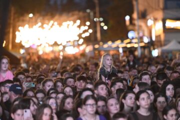 Peste 15.000 de suceveni s-au distrat în centrul municipiului, la concertele susținute de Delia, Antonia și Nicole Cherry