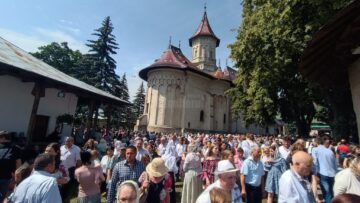 Mii de oameni, la marea sărbătoare a Sfântului Ioan cel Nou de la Suceava