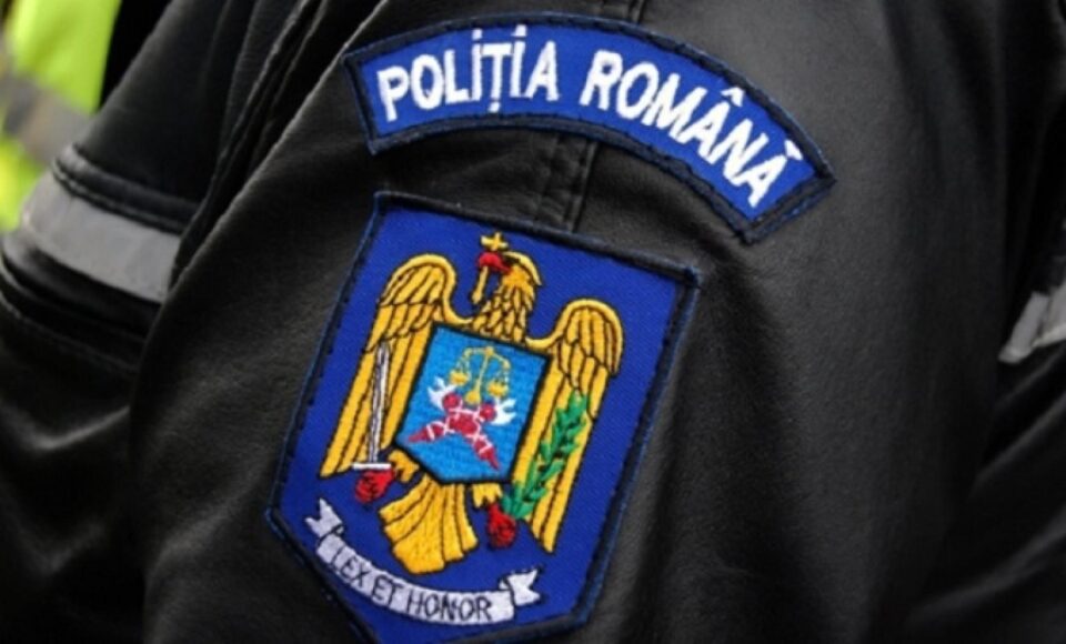 Un agent de la Secția de Poliție Burdujeni a fost reținut pentru luare de mită și abuz în serviciu Un agent de la Secția de Poliție Burdujeni a fost reținut pentru luare de mită și abuz în serviciu