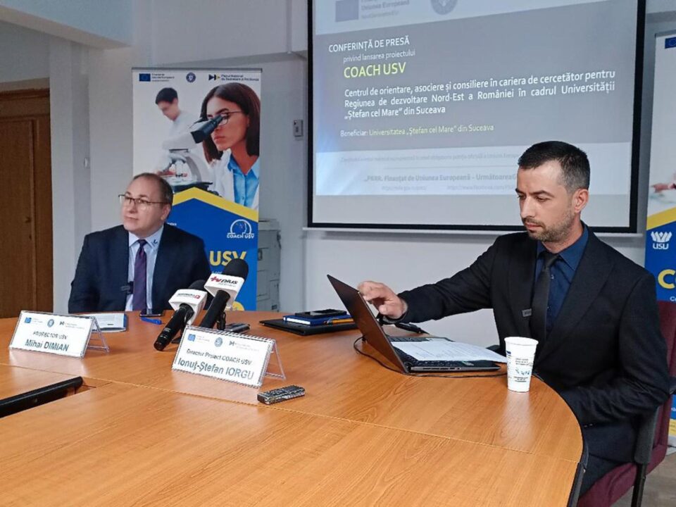 Prof. univ. dr. ing. Mihai Dimian, Prorector USV, împreună cu directorul de proiect, cercetător Ionuț Ștefan Iorgu, la lansarea noului proiect Prof. univ. dr. ing. Mihai Dimian, Prorector USV, împreună cu directorul de proiect, cercetător Ionuț Ștefan Iorgu, la lansarea noului proiect