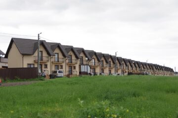 Scăderea apetitului pentru ridicarea de noi locuințe reiese și din statisticile privind autorizațiile de construire