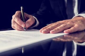 Un angajat al ISU Suceava a falsificat un contract de vânzare-cumpărare pentru a nu plăti impozit. Foto: replicaonline.ro