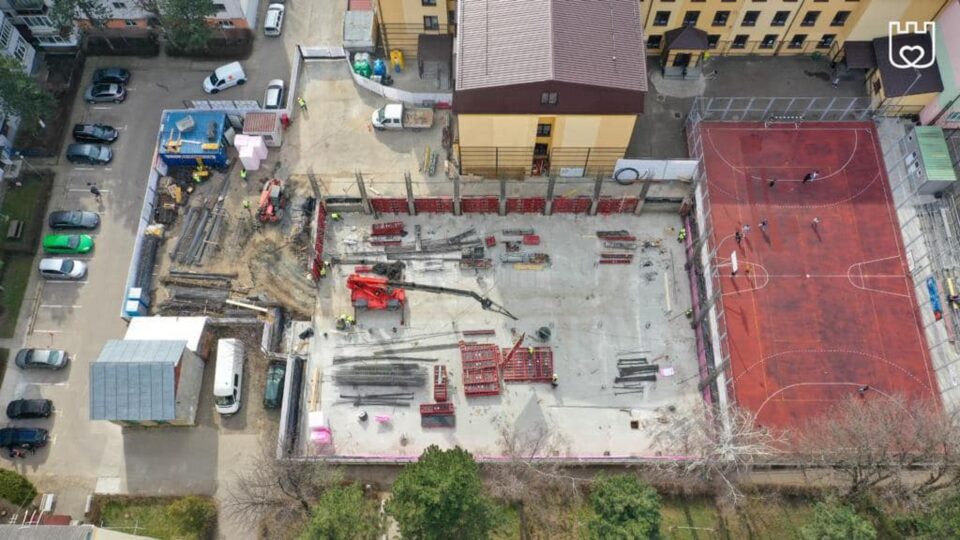 Sala de sport de la Școala Gimnazială nr. 10 din Suceava va fi finalizată până la începerea noului an școlar