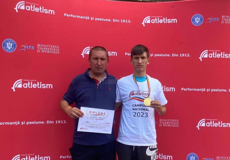Între antrenorul Cristian Prasneac si atletul Alexandru Prasneac exista o relatie de tată-fiu
