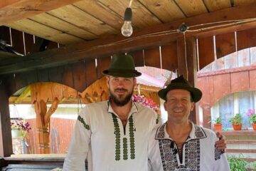 Vizita ES Reuven Azar în Bucovina, cu Mihai Robu. Foto FB Reuven Azar