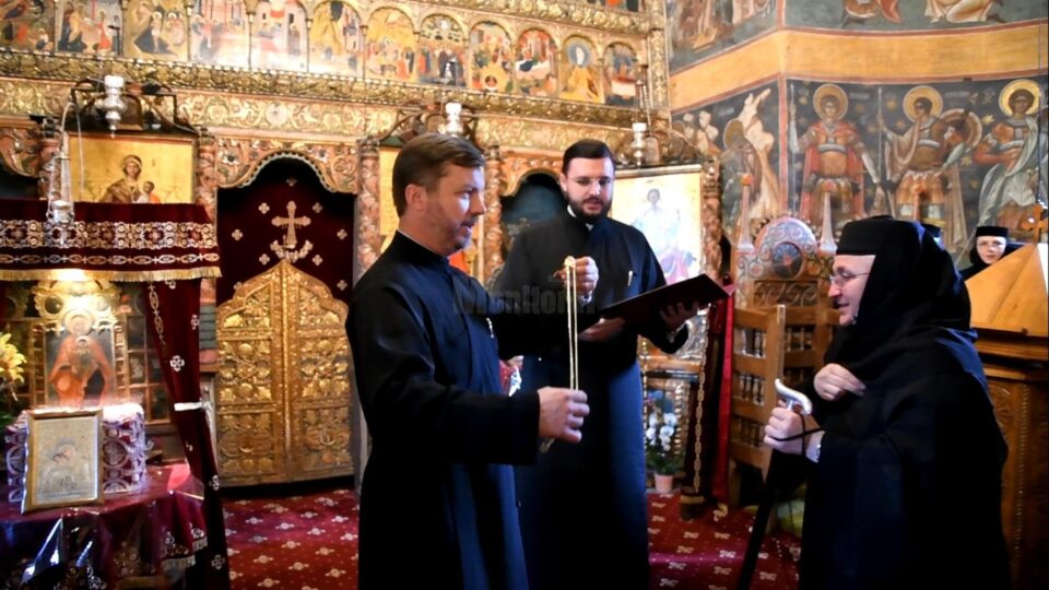 Stavrofora Gabriela Platon, stareța Mănăstirii Voroneț, a primit Ordinul „Crucea Bucovinei” -, Foto: Constantin Ciofu
