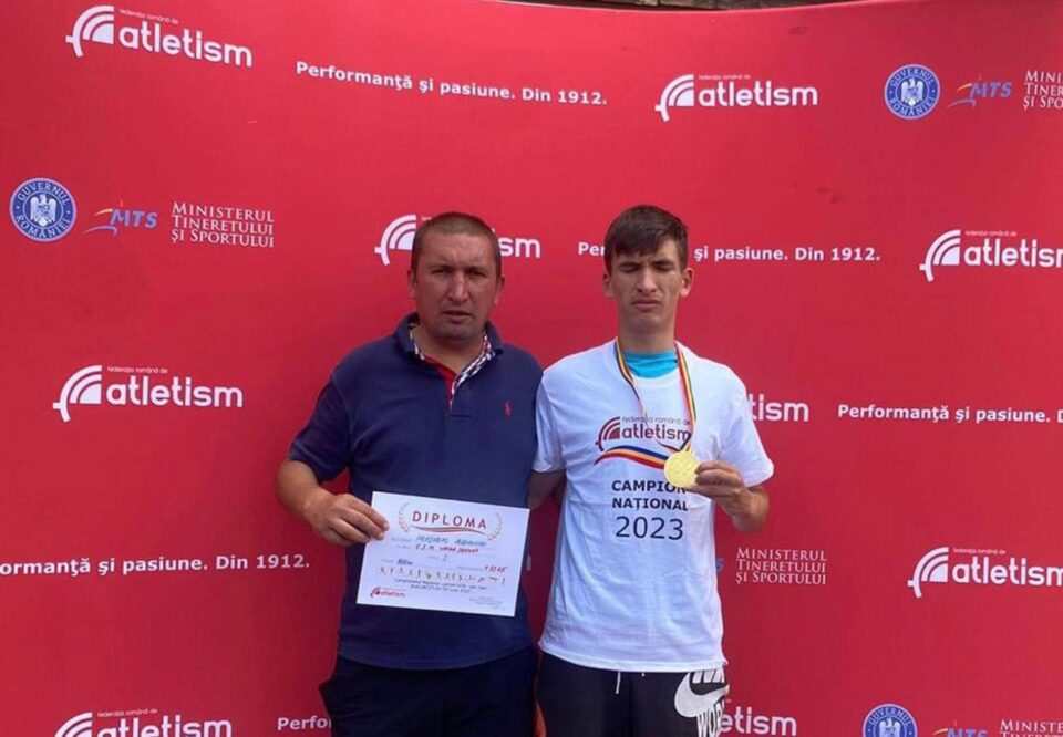 Între antrenorul Cristian Prâsneac și atletul Alexandru Prâsneac există o relație tată-fiu Între antrenorul Cristian Prâsneac și atletul Alexandru Prâsneac există o relație tată-fiu