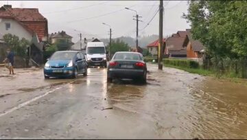 Pe șosea, la ieșirea din Câmpulung Moldovenesc spre Sadova