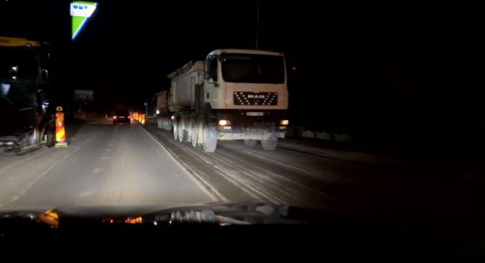 Vizita de lucru la asfaltatori, sambata noaptea, a viceprimarului Lucian Harsovschi