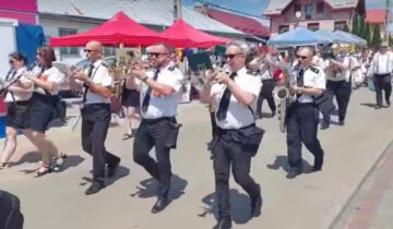 Zeci de artiști prezenți la Festivalul folcloric „Din stejar, stejar răsare”, ediția a IX-a, la Cajvana