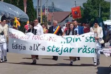 Zeci de artiști prezenți la Festivalul folcloric „Din stejar, stejar răsare”, ediția a IX-a, la Cajvana