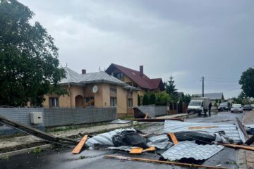 Acoperisuri luate de vânt la Moara