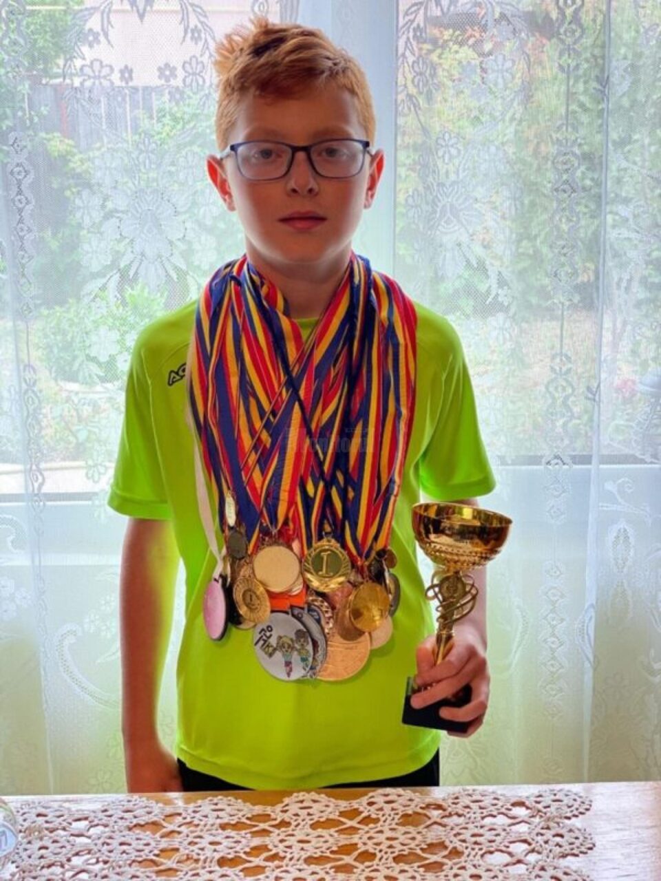 Matei - Ionuț Boca, în vârstă de 11 ani, „copilul de aur” al atletismului din Fălticeni