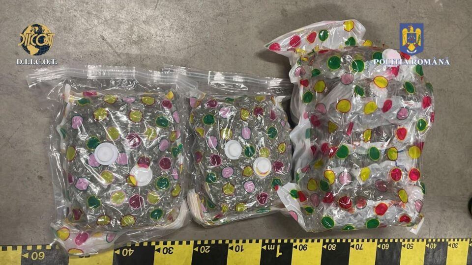 Flagrant la preluarea a 15 kilograme de canabis, la Suceava și Gura Humorului