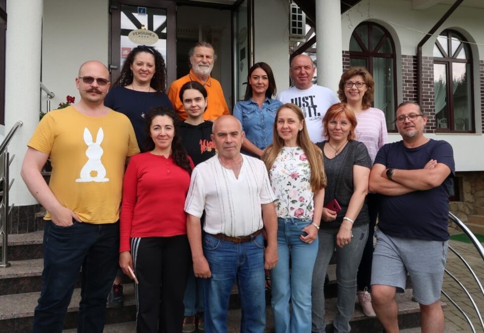 11 artiști plastici din țară și străinătate participă la Tabăra „Lumina Nordului”, la Gura Humorului