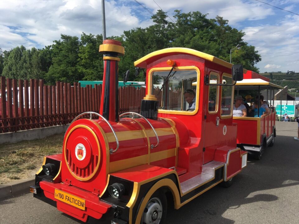 Trenulețul turistic de revine în circulație, la Fălticeni