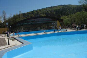 În județul Suceava sunt 33 de bazine de înot și piscine cu apa de îmbăiere monitorizată permanent de Direcția de Sănătate Publică