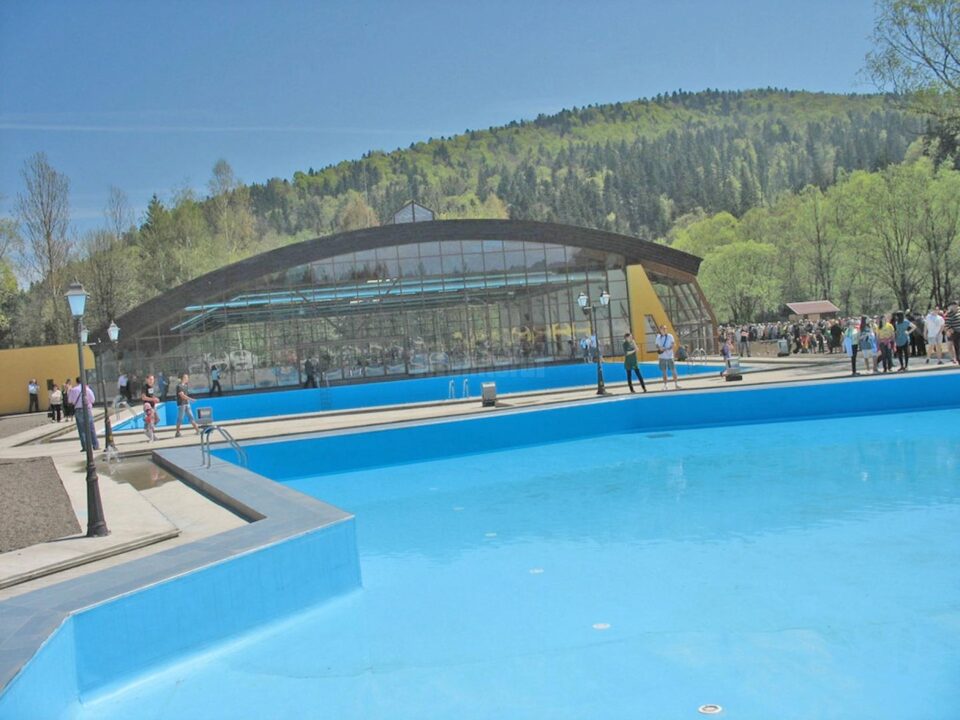În județul Suceava sunt 33 de bazine de înot și piscine cu apa de îmbăiere monitorizată permanent de Direcția de Sănătate Publică În județul Suceava sunt 33 de bazine de înot și piscine cu apa de îmbăiere monitorizată permanent de Direcția de Sănătate Publică