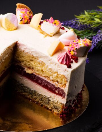 Cofetăria Royal Sweets - Definiția deserturilor diferite, dense și cremoase, cu o paletă diversificată de gusturi