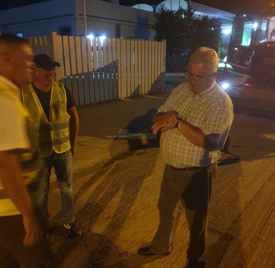 Ion Lungu vrea ca asfaltarea axului principal al Sucevei să fie finalizată la 1 octombrie Ion Lungu vrea ca asfaltarea axului principal al Sucevei să fie finalizată la 1 octombrie