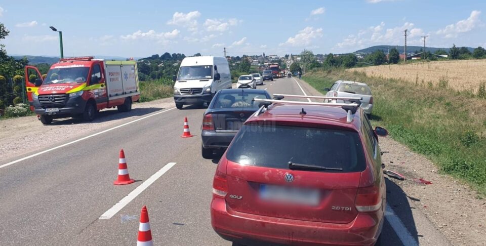 O persoană a ajuns la spital după coliziunea a trei autoturisme