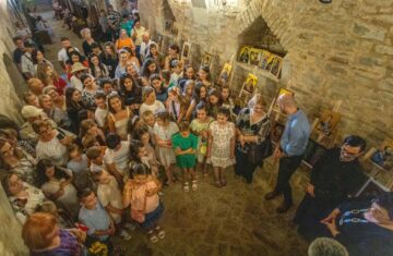 „Micii iconari” de la Adâncata și-au expus lucrările la Capela Cetății de Scaun a Sucevei