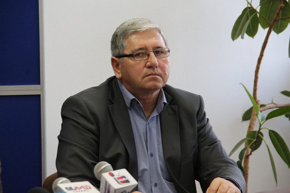 Doctorul Dănuț Corneanu, directorul adjunct al Direcției Sanitar Veterinare și pentru Siguranța Alimentelor (DSVSA) Suceava Doctorul Dănuț Corneanu, directorul adjunct al Direcției Sanitar Veterinare și pentru Siguranța Alimentelor (DSVSA) Suceava