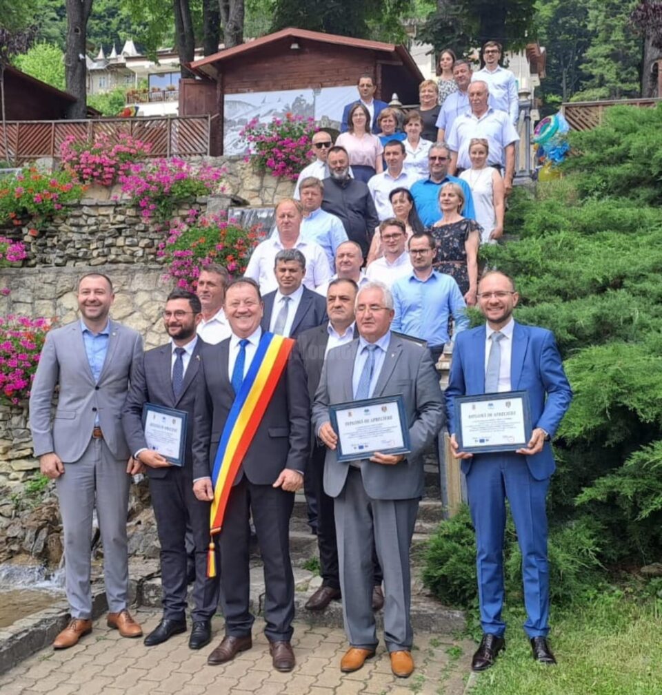 Simpozionul Internațional "Viitorul Comun în Spațiul Comunității Europene" organizat de Primăria Slănic Moldova,cu primari și parlamentari din România și Republica Moldova.