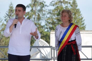 Deputatul PSD de Suceava Gheorghe Șoldan și primarul comunei Voitinel, Maria Pleșca