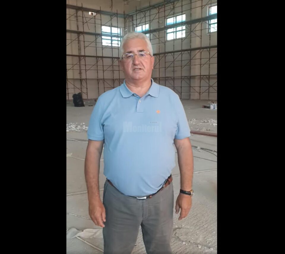 Primarul Ion Lungu a fost în teren, la Școala Gimnazială nr. 10, să verifice evoluția lucrărilor la sala de sport