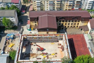 Lucrările la sala de sport a Școlii nr. 10 Suceava sunt realizate de Simion Tehnoconstruct
