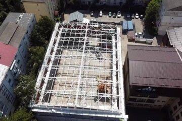 Lucrările la sala de sport a Școlii nr. 10 Suceava sunt realizate de Simion Tehnoconstruct