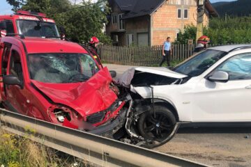 Accident cu trei răniți, în municipiul Vatra Dornei
