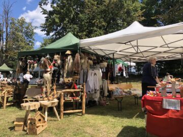 Meșterii populari au venit la Festivalul ”Lume, lume...Hai la târg” cu o ofertă extrem de bogată de produse meșteșugărești