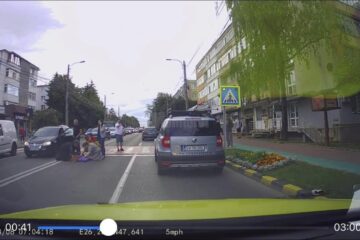 Bătrână accidentată grav pe trecerea de pietoni de la Policlinică